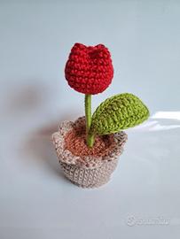 Tulipano all'uncinetto rosso, circa  13x6cm 
