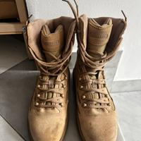 Scarpe tattiche color sabbia Converse