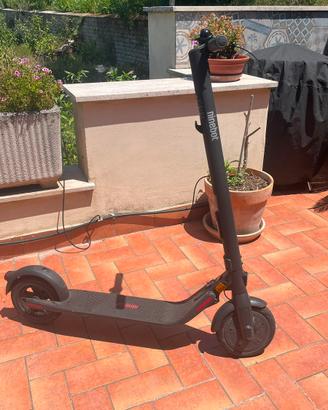 Monopattino Elettrico - NINEBOT by SEGWAY