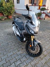 Honda xadv 750 zero sinistri 