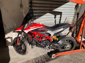 Ducati hypermotard 939 incidentata