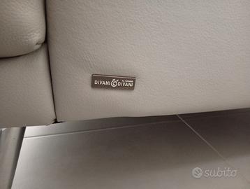 Divano in pelle di "Divani & Divani by Natuzzi"