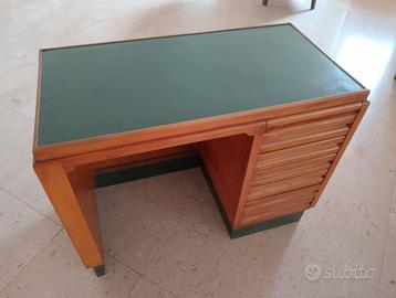 Piccola scrivania anni '50