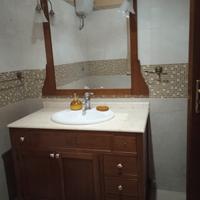 Mobile per bagno in noce