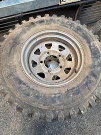 Cerchio tubless land rover defender  et20 gommato