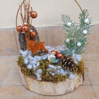 cerbiatto su tronco natalizio