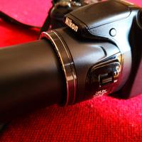 Fotocamera digitale ibrida Nikon Coolpix L820