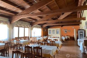 Locale risto pizzeria bar