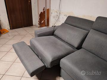 divano 4 posti con movimento elettrico 