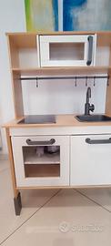 Cucina  giocattolo per bambine Ikea Modello DUKTIG