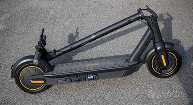 Monopattino  Ninebot G30 Max pari al nuovo