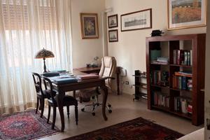 Stanza in ufficio condiviso