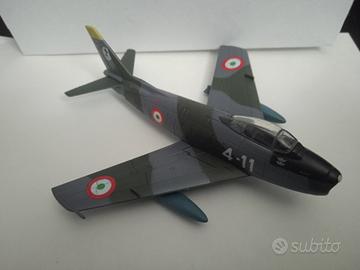 Modellino aereo F-86E Sabre 4 11