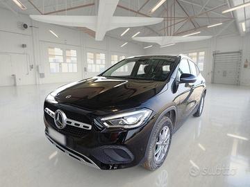 MERCEDES-BENZ GLA 200 D AUTOMATIC BUSINESS EXTRA C