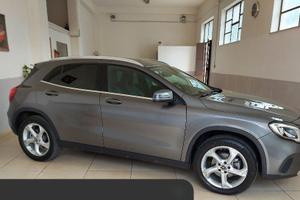 MERCEDES-BENZ GLA 200 d Automatic Sport