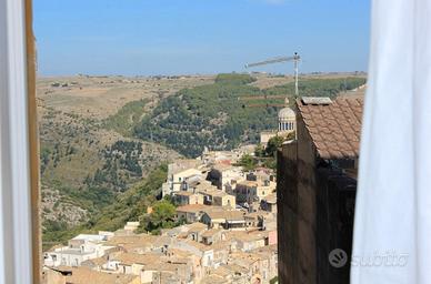 Loft monolocale soppalcato vista ibla