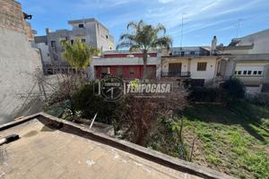CASA SINGOLA CON GIARDINO - EDIFICABILE