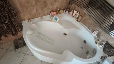 Vasca Idromassaggio Jacuzzi angolare – Modello Ful