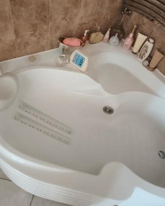 Vasca Idromassaggio Jacuzzi angolare – Modello Ful