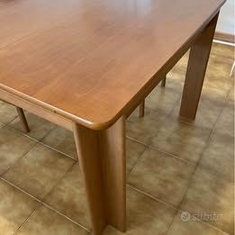 Tavolo in legno allungabile
