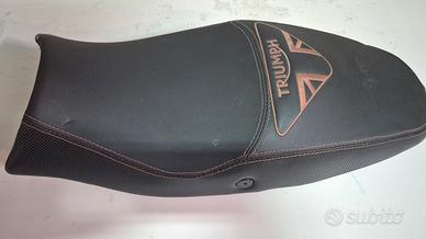 Telaietto post. più sella per Triumph Speed Triple