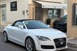 AUDI TT Roadster 1.8 TFSI S-line Bose