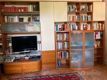 Mobile parete: Tv, libreria, spazio studio/ufficio