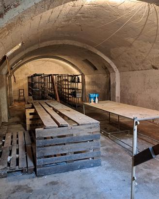 Cantina di ampia dimensione ad Alezio