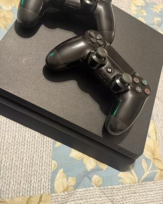 Ps4 slim  completa di tutti i cavi