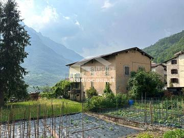 Casa indipendente di 240 m² con più di 5 locali e 
