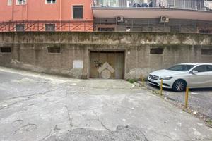 AUTORIMESSA A SALERNO