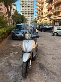 Beverly 300