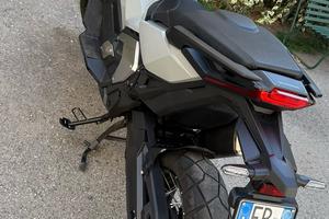 X-adv750