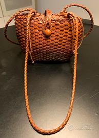 Borsa in vero cuoio intrecciato