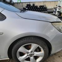 OPEL ASTRA 2013 - PARAFANGO DESTRO