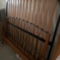 Letto matrimoniale e lavaasciuga/lavatrice