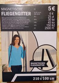 Zanzariera magnetica per porta