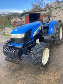 Vendesi Trattore gommato New Holland TD4040F