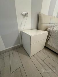 Comodini e settimanale per camera da letto