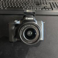 Canon EOS M50