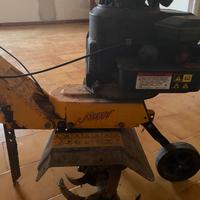 Motozappa per giardino