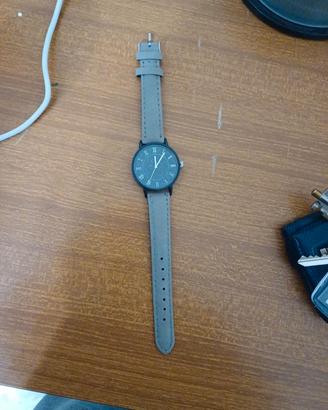 Orologio elegante grigio