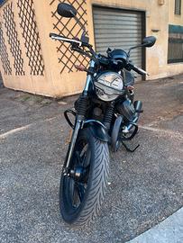 Moto Guzzi v7 stone
