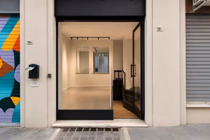 Negozio parma centro - privato - via borghesi 16