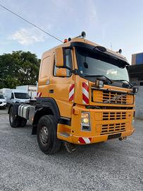 Trattore stradale 4X4 VOLVO FH 13 480 euro 5
