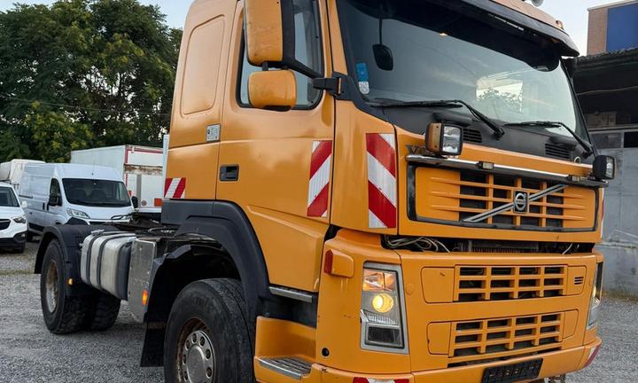 Trattore stradale 4X4 VOLVO FH 13 480 euro 5