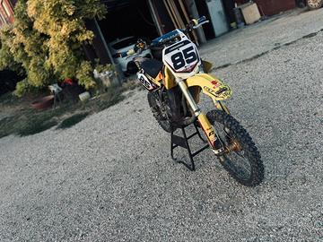 Suzuki Rm85 da competizione
