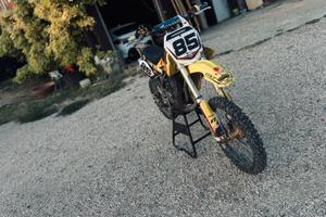Suzuki Rm85 da competizione