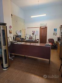 Locale commerciale via sardegna