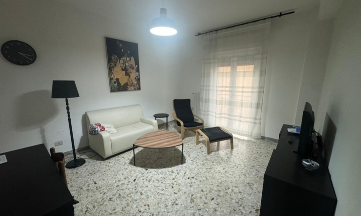 Appartamento a ragazza - bari, via orazio flacco